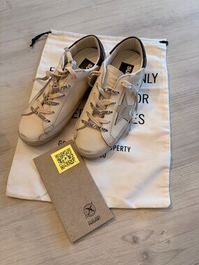 Golden Goose Superstar classic with spur